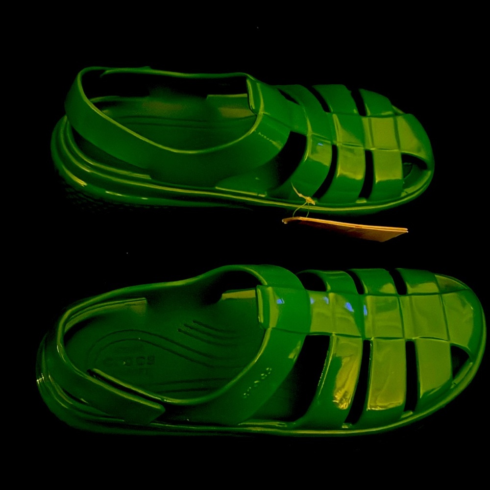 CROCS HIGHSHINE SANDAL (NEW)